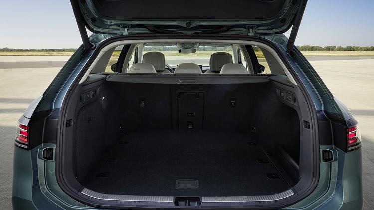 VOLKSWAGEN PASSAT ESTATE 1.5 TSI Life 5dr DSG