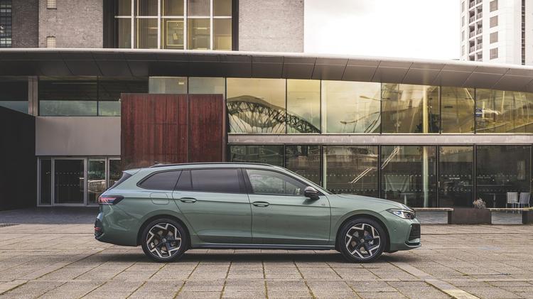 VOLKSWAGEN PASSAT ESTATE SPECIAL EDITION 1.5 TSI eHybrid Match 5dr DSG