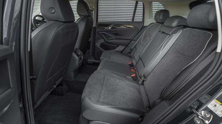 VOLKSWAGEN TIGUAN DIESEL ESTATE 2.0 TDI R-Line 5dr DSG