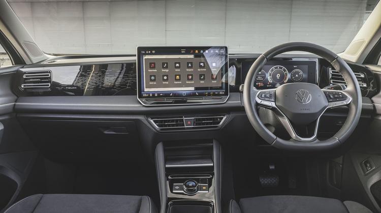 VOLKSWAGEN TIGUAN DIESEL ESTATE 2.0 TDI R-Line 5dr DSG