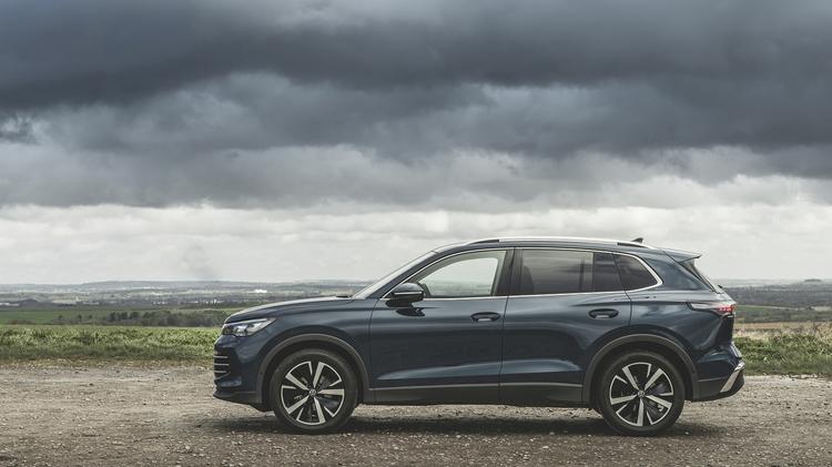VOLKSWAGEN TIGUAN ESTATE 1.5 eTSI 150 R-Line 5dr DSG