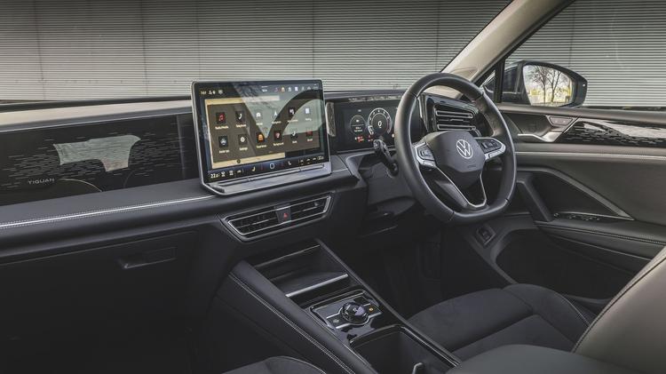 VOLKSWAGEN TIGUAN ESTATE 1.5 eTSI 150 R-Line 5dr DSG