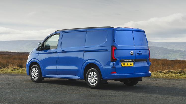 VOLKSWAGEN TRANSPORTER SHUTTLE T32 SWB DIESEL 2.0 TDI 110PS Minibus Life