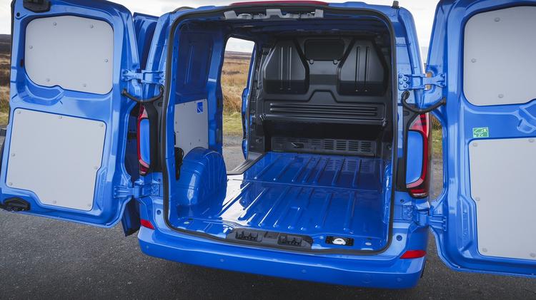 VOLKSWAGEN TRANSPORTER SHUTTLE T32 SWB DIESEL 2.0 TDI 110PS Minibus Life