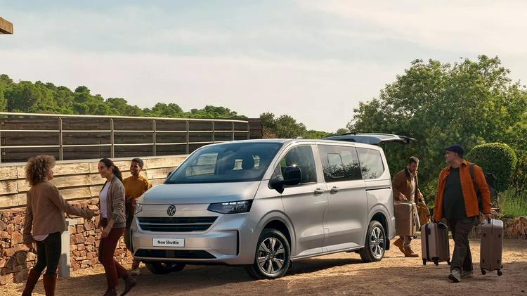 VOLKSWAGEN TRANSPORTER SHUTTLE T32 SWB DIESEL 2.0 TDI 170PS Minibus Style Auto