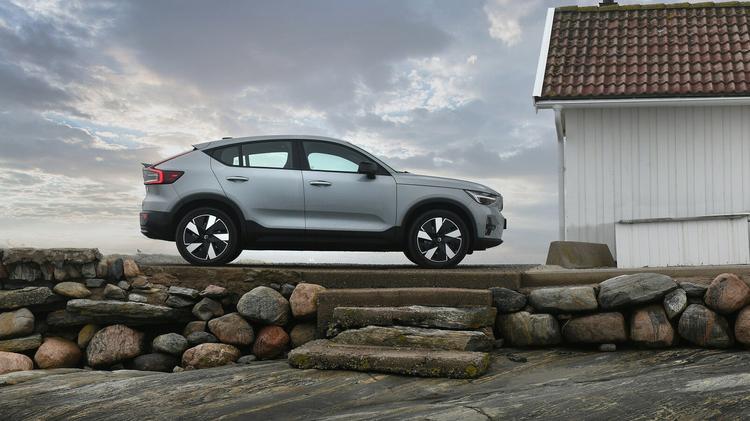 VOLVO EC40 ESTATE 175kW Plus 69kWh 5dr Auto