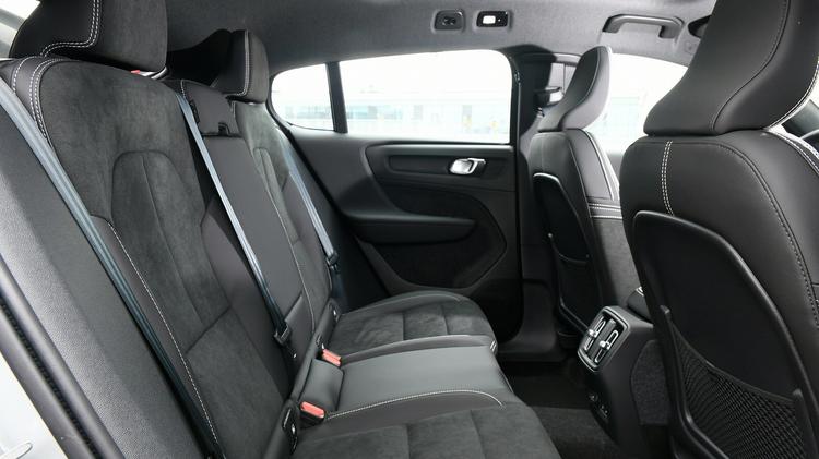 VOLVO EC40 ESTATE 175kW Plus 69kWh 5dr Auto