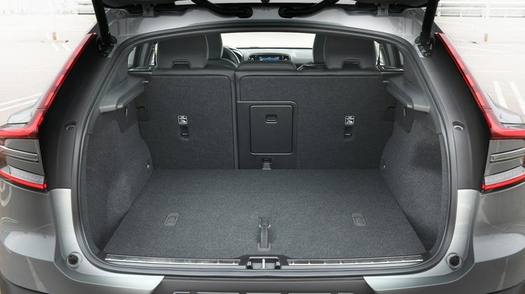VOLVO EC40 ESTATE 175kW Plus 69kWh 5dr Auto