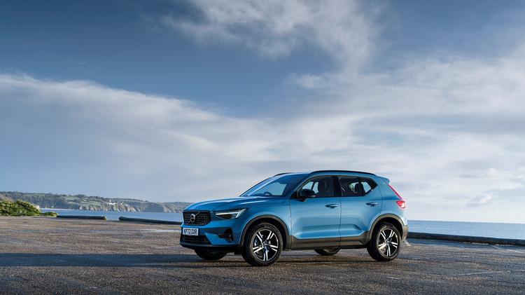 VOLVO XC40 ESTATE 2.0 B3P Core 5dr Auto