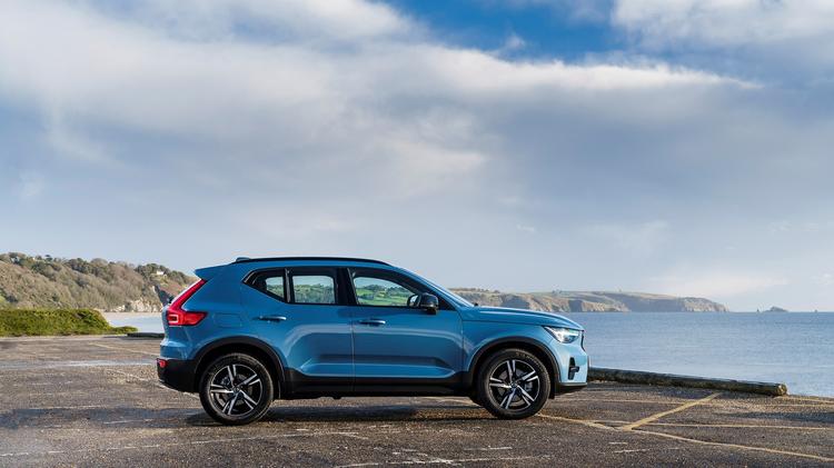 VOLVO XC40 ESTATE 2.0 B3P Core 5dr Auto