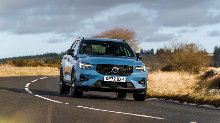 VOLVO XC40 ESTATE 2.0 B3P Core 5dr Auto