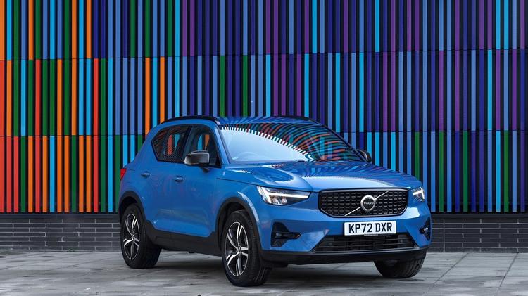 VOLVO XC40 2.0 B4P Plus Dark 5dr Auto