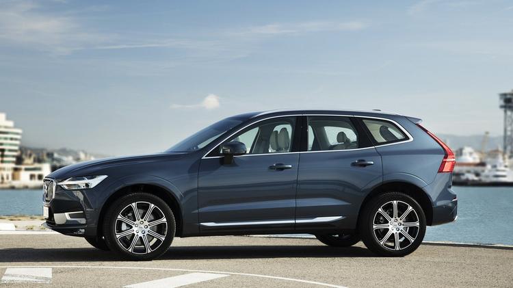 VOLVO XC60 ESTATE 2.0 B5P Core 5dr AWD Geartronic