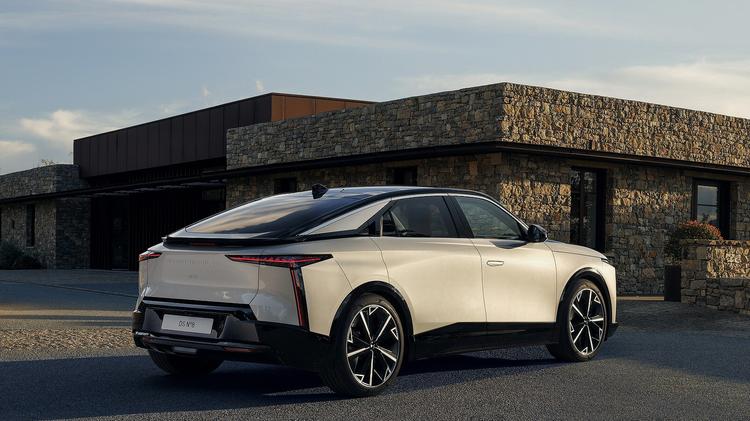 DS No8 ESTATE 191kW Pallas 74kWh 5dr Auto