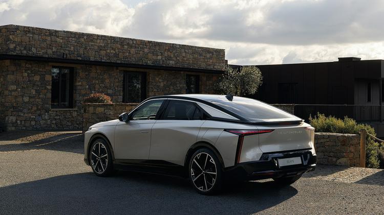 DS No8 ESTATE 191kW Pallas 74kWh 5dr Auto