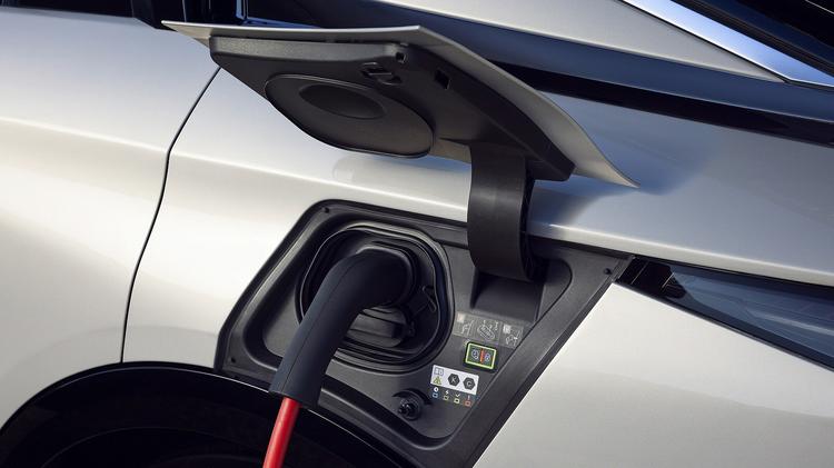 DS No8 ESTATE 191kW Pallas 74kWh 5dr Auto