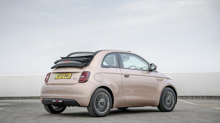 FIAT 500 ELECTRIC CABRIO 87kW La Prima 42kWh 2dr Auto