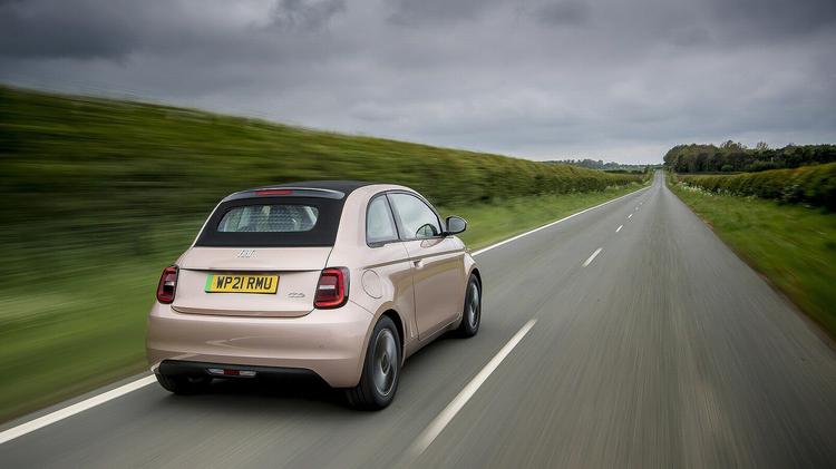FIAT 500 ELECTRIC CABRIO 87kW La Prima 42kWh 2dr Auto