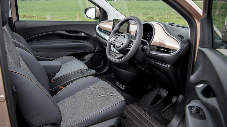 FIAT 500 ELECTRIC CABRIO 87kW La Prima 42kWh 2dr Auto