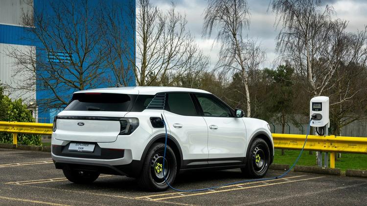 FORD EXPLORER ELECTRIC 210kW 77kWh Select Van Auto