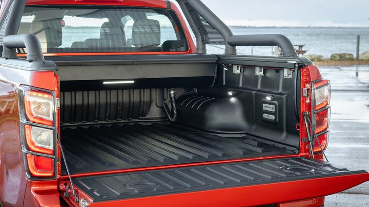 ISUZU D-MAX DIESEL 1.9 V-Cross Double Cab 4x4