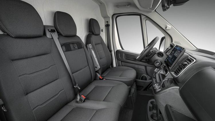 IVECO eSUPERJOLLY 35F20 ELECTRIC 205kW 110kWh High Roof Van 4035 WB Auto
