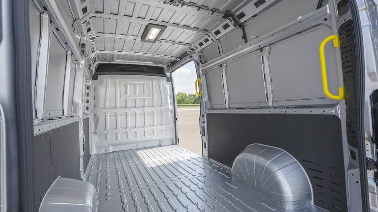 IVECO eSUPERJOLLY 35F20 ELECTRIC 205kW 110kWh High Roof Van 4035 WB Auto