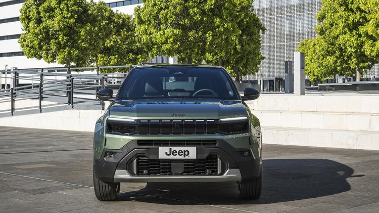JEEP AVENGER HATCHBACK 1.2 E-AWD e-Hybrid Upland 5dr DCT