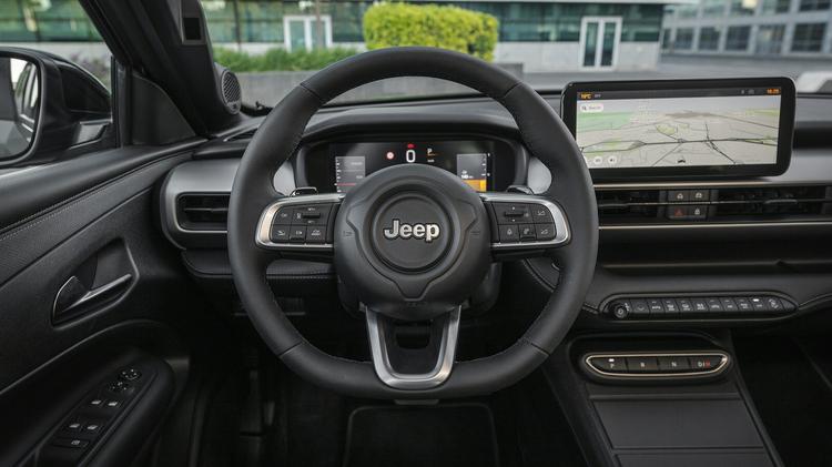 JEEP AVENGER HATCHBACK 1.2 E-AWD e-Hybrid Upland 5dr DCT