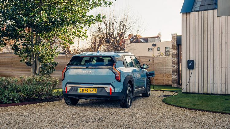 KIA EV3 ELECTRIC ESTATE 148kW Air 58.3kWh 5dr Auto