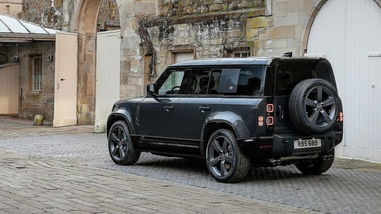 LAND ROVER DEFENDER DIESEL ESTATE 3.0 D350 X 90 3dr Auto [6 Seat]