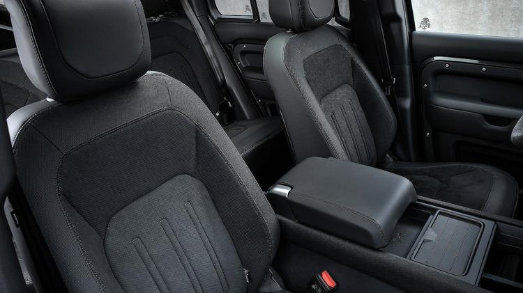 LAND ROVER DEFENDER DIESEL ESTATE 3.0 D350 X 90 3dr Auto [6 Seat]