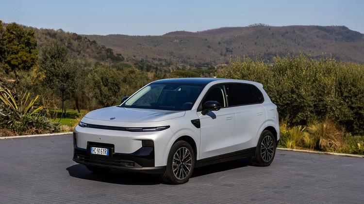 LEAPMOTOR B10 ELECTRIC HATCHBACK 160kW 70kWh 5dr Auto