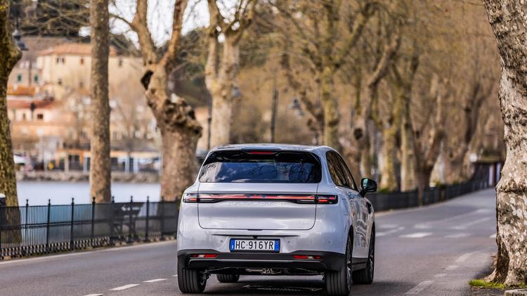 LEAPMOTOR B10 ELECTRIC HATCHBACK 160kW 70kWh 5dr Auto