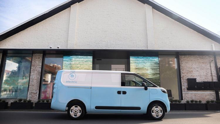 MAXUS E DELIVER 5 L1 ELECTRIC 120kW H1 Van 64kWh Auto