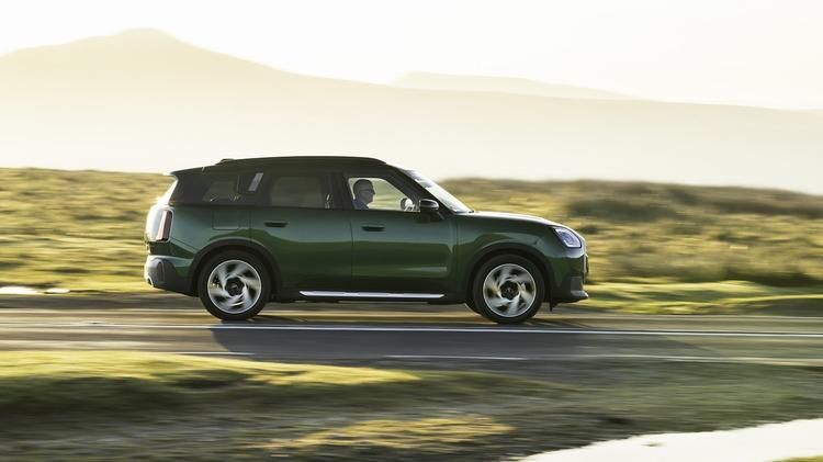 MINI COUNTRYMAN ELECTRIC HATCHBACK 150kW E Classic [Level 2] 66kWh 5dr Auto