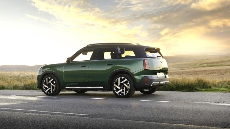MINI COUNTRYMAN ELECTRIC HATCHBACK 150kW E Classic [Level 2] 66kWh 5dr Auto