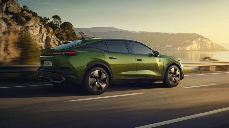 PEUGEOT 408 FASTBACK 1.6 Plug-in Hybrid GT 5dr e-DSC7
