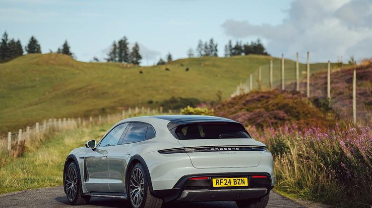 PORSCHE TAYCAN CROSS TURISMO 520kW Turbo 105kWh 5dr Auto