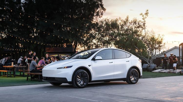 TESLA MODEL Y HATCHBACK Standard Range RWD 5dr Auto