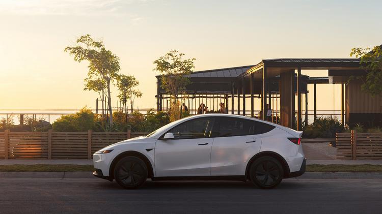 TESLA MODEL Y HATCHBACK Standard Range RWD 5dr Auto