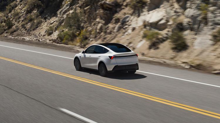 TESLA MODEL Y HATCHBACK Standard Range RWD 5dr Auto