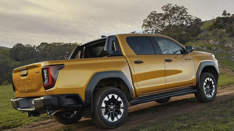 TOYOTA HILUX DIESEL Invincible D/Cab Pick Up 2.8 D-4D