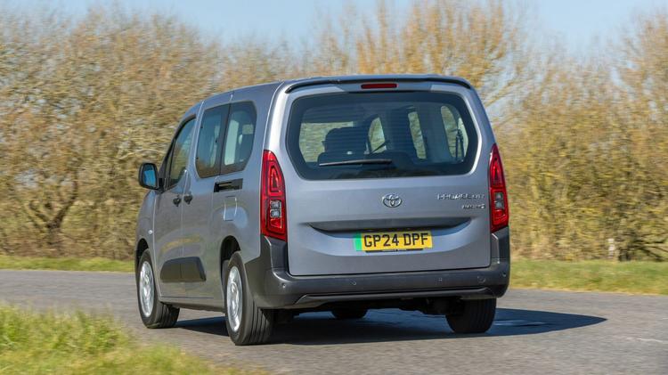 TOYOTA PROACE CITY VERSO ELECTRIC ESTATE 100kW Shuttle Long 50kWh 5dr Auto