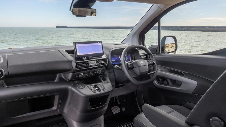 TOYOTA PROACE CITY VERSO ELECTRIC ESTATE 100kW Shuttle Long 50kWh 5dr Auto