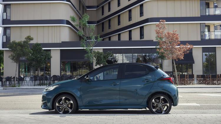 TOYOTA YARIS HATCHBACK 1.5 Hybrid Icon 5dr CVT