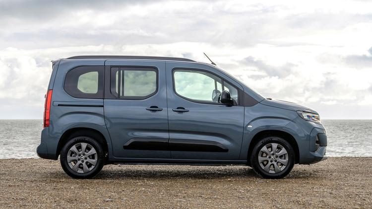 VAUXHALL COMBO LIFE ELECTRIC ESTATE 100kW Ultimate 50kWh 5dr Auto