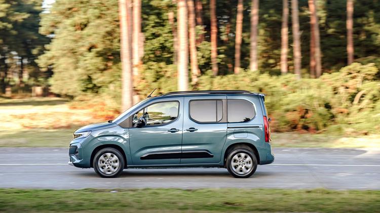 VAUXHALL COMBO LIFE ELECTRIC ESTATE 100kW Ultimate 50kWh 5dr Auto