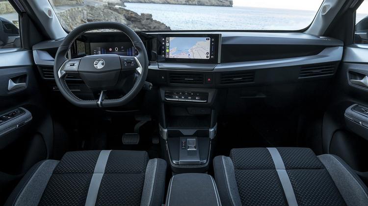 VAUXHALL FRONTERA ELECTRIC ESTATE 83kW Design 44kWh 5dr Auto