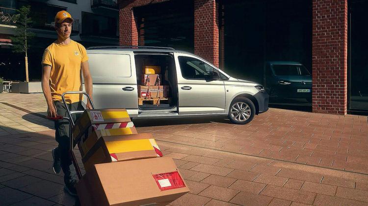 VOLKSWAGEN CADDY CARGO C20 DIESEL 2.0 TDI 102 Commerce Plus Van [Assistance]